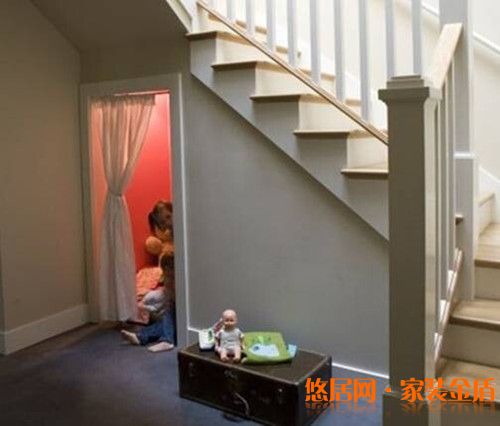 樓梯間的個性設計收藏間
