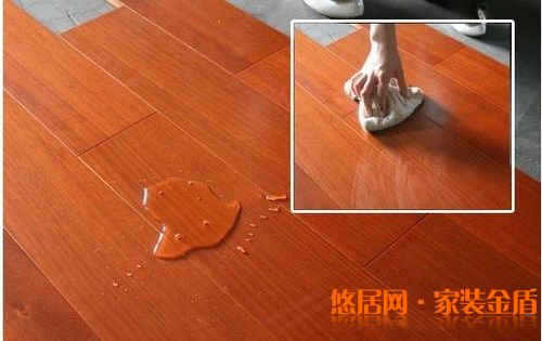 地板泡水了有什么急救方法？