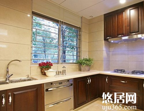 廚房墻磚應(yīng)該怎么選購(gòu)